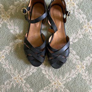 Black sandals size 91/2